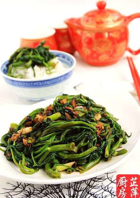 青花椒 蚝油 食用油 大蒜 葱 干红辣椒 花椒  br />食盐  br />作法1