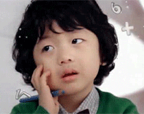 王锡玄。韩国小童星，因为电影《超速绯闻》而迅速走红，还因部电影拿下第二届韩国少年明星奖“最佳演员大奖”