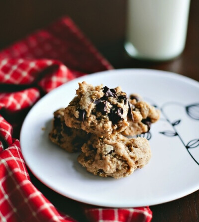 banana nut chocolate chip cookies