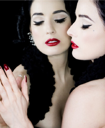 蒂塔·万提斯 (Dita Von Teese)、复古美人❤