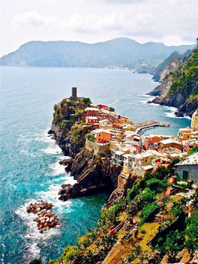 美丽的半岛，真心想住在这里！ Location：利古里亚，意大利