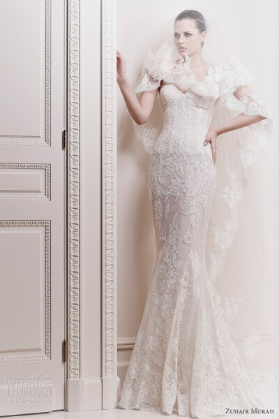  Zuhair Murad 2012 bridal collection，精致的蕾丝像是叠起的云雾，打动所有姑娘的心