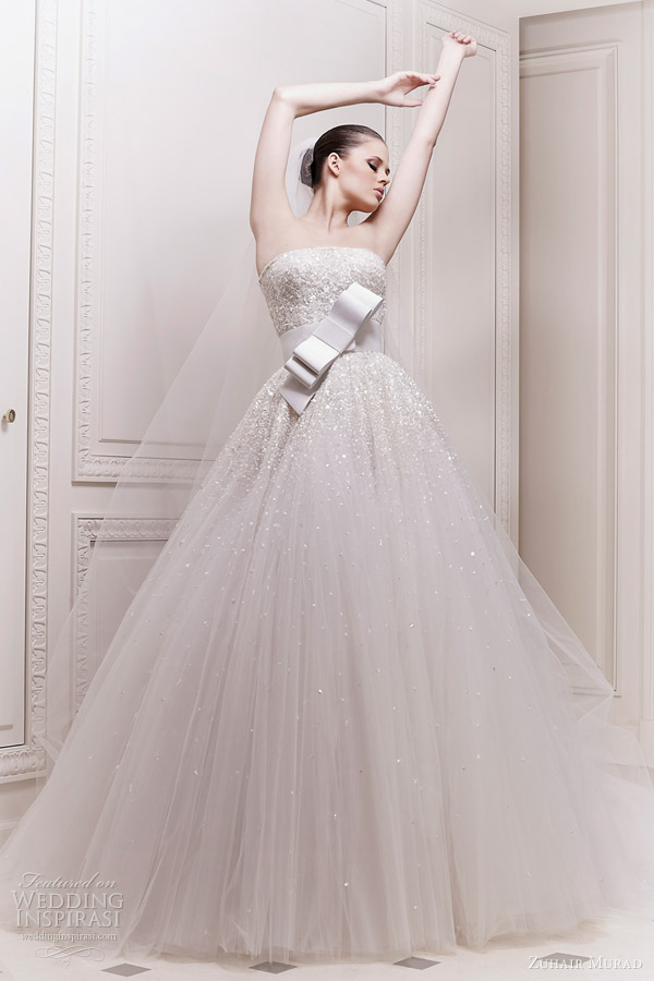  Zuhair Murad 2012 bridal collection，精致的蕾丝像是叠起的云雾，打动所有姑娘的心