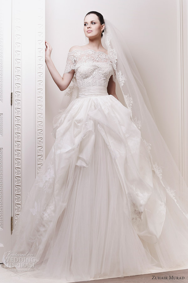  Zuhair Murad 2012 bridal collection，精致的蕾丝像是叠起的云雾，打动所有姑娘的心