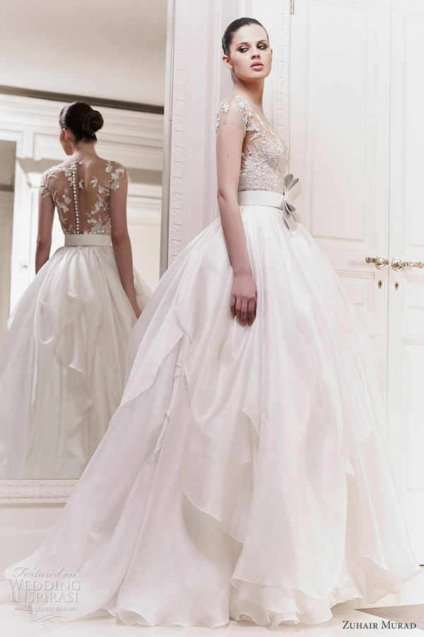  Zuhair Murad 2012 bridal collection，精致的蕾丝像是叠起的云雾，打动所有姑娘的心