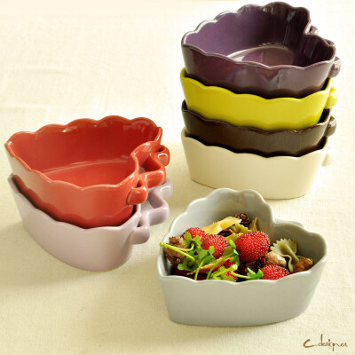 心形波纹边小碗