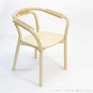 日本的设计经常会让人联想起乌冬面。【tatsuo kuroda: knot-chair 】