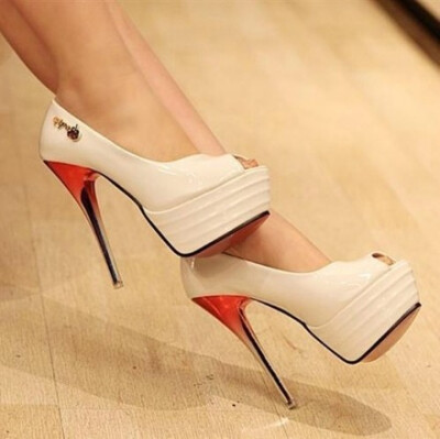 超细渐变跟。浮生若梦，为卿醉几何。