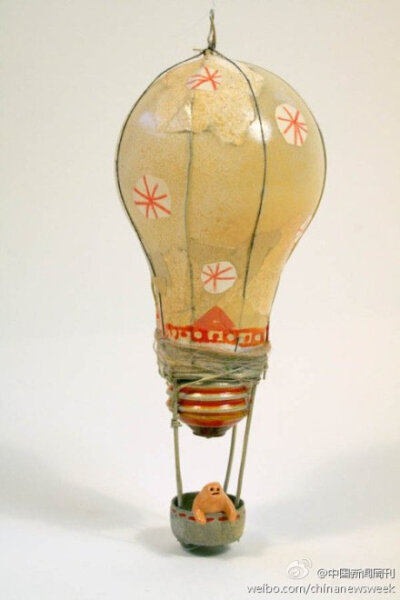 【小小热气球 大大童年梦】设计师 Souther Salazar 用身边的小物件打造了自己童年的梦想，每一个孩子都有一个小小的梦想，期待有一天我们的梦会飞得很高很高！