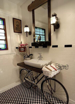 旧自行车改造的洗手台