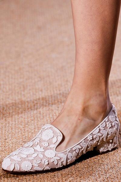 Valentino Haute Couture Spring 2012.漂亮的蕾丝鞋