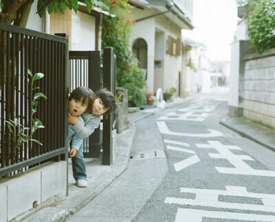 Hideaki Hamada, an Osaka, Japan, the photographer, the next set of photos he shot photos of his son.