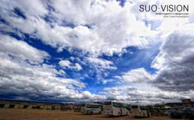 香格里拉松赞林寺停车场的天空！