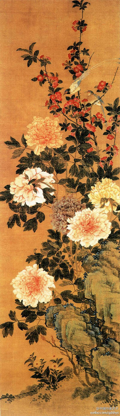 张杰《花鸟图》--- 此画中牡丹花已经盛开，高矮错落，尽显国色天香之韵味。高处的海棠花开似火，一对雉鸟一上一下停在枝上。整幅画设色考究线条流畅，充分发挥出工笔花卉刻画细致的特点。张杰，清代画家。江苏扬州人…