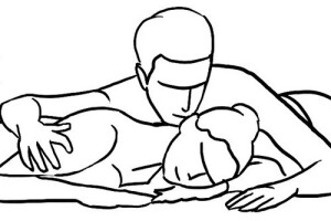 这是种不对称的姿势，却有非常和谐的效果