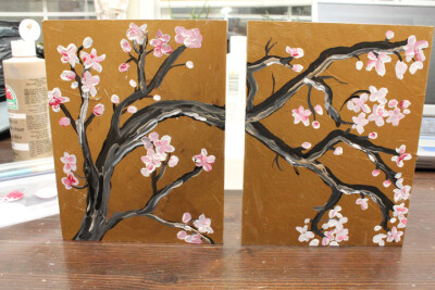 自制墙饰，教程：http://365days2simplicity.blogspot.ca/2011/03/japanese-cherry-blossom-wall-art.html