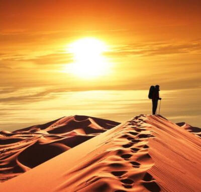 如果我们处于苦难绝境，正是显彰最高自我价值的时候， 处于太平顺境之时，无论是谁大家都相差不多。