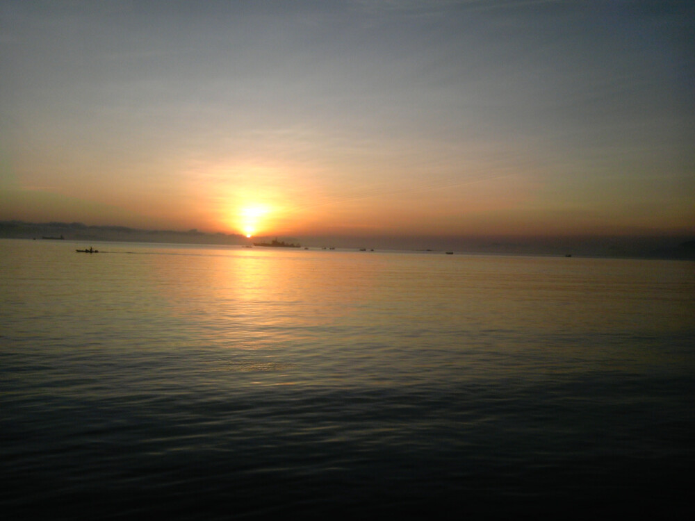 美丽三亚，浪漫天涯，三亚湾的夕阳，美得让人如痴如醉，不想离开、