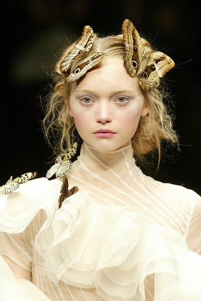 alexander mcqueen fw06.Gemma Ward