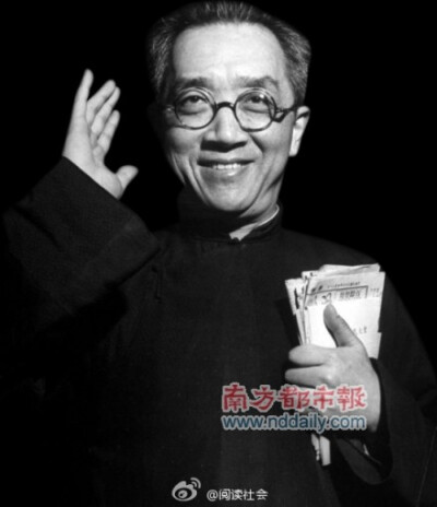 “善未易明，理未易察”，这是胡适在北大讲演时送给学生们的八个字。可以说，人世间的道理，尽在这八个字之中。我们以为自己是天然善良的，但是未必，我们以为自己是正确的，但也未必。所以在很多时候，与此固执争辨…