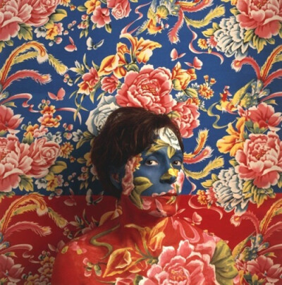 camouflaged body paint self-portraits by cecilia paredes