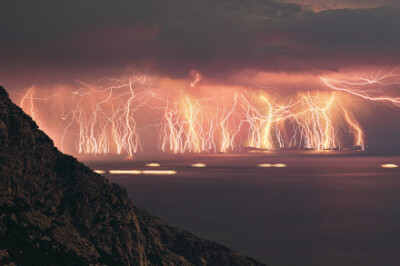 70个闪电的壮丽，希腊Ikaria岛，此景太稀罕了