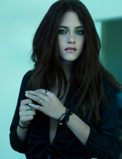 2011 Long Wavy Cut Hairstyles Kristen Stewart’s 2