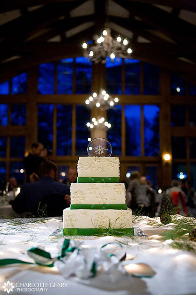 婚礼蛋糕绿色轻盈