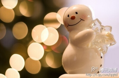 要拥有一颗安闲自在的心，一切随缘，顺其自然，不强求，不以物喜，不以己悲。