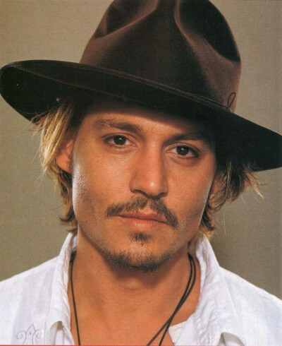 Johnny Depp，只能说，男人越成熟越有魅力。