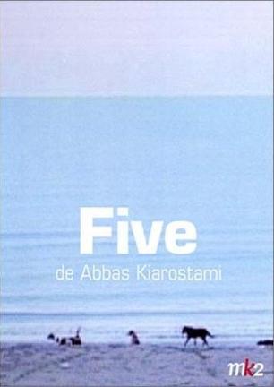 《伍》1）沙滩上，一小截断木随着海浪滚来滚去，不得自主。在不断拍打之下，它最终断为两截，朝着不同的方向各自行进；2）蓝天白云，和风拂面。人们悠闲地在海边散步，他们欢声笑语，无忧无虑。海鸥在天空自由地鸣叫，一切似乎都是那么祥和、宁静；3）空旷的海边上，六条小狗在这里游戏嬉耍，似乎没有人能够搅扰它们的快乐；4）鸭子们迈着凌乱的步伐从这头走向那头，再从那头奔向这头，谁也不知道它们想些什么，或者只是沉迷于这样的行动；5）深夜，蝉鸣、虫鸣、蛙鸣，风声、雨声、水声，大自然的万物在这一刻演绎了绝佳的协奏曲。