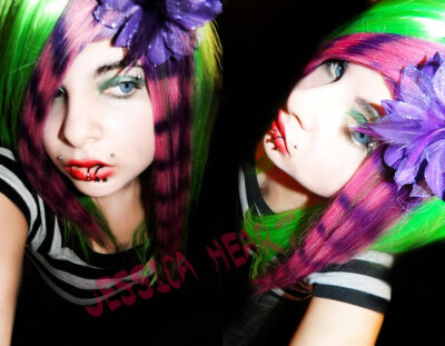 她三不五時就會換一下髮色