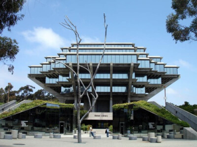 Graz University Library Reading Room | Austria 格拉次大学图上馆的阅读室。