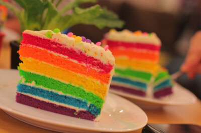 彩虹蛋糕。