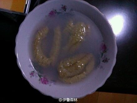 这是我见过的最强大的黑暗料理——冰糖香蕉水 （via @福根儿）