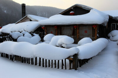 【最美的风景地】这样的雪屋，好漂亮哦！