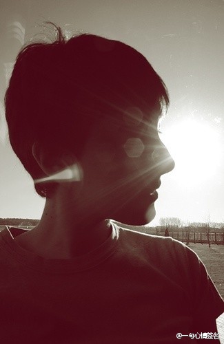 其实，我一直都在你身后，就差你一个回头。