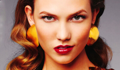 #Karlie Kloss#