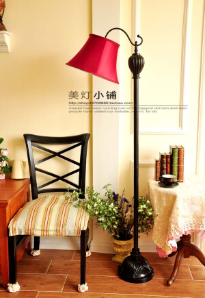 落地灯