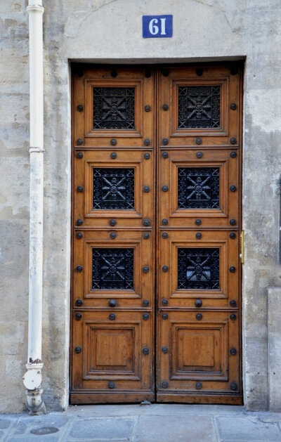 Door 61 - Paris