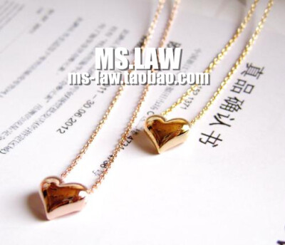 http://item.taobao.com/item.htm?id=18145860370 MS.LAW 热荐LENA甜美 镀真金 小巧爱心 短项链 双色 质量好，卖家的发货速度快，。比想象中的漂亮。