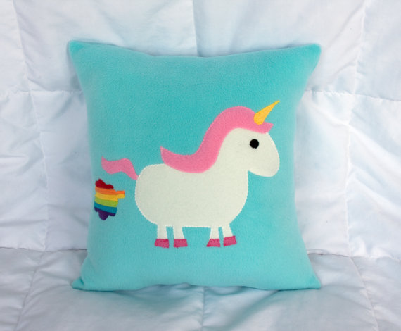 Unicorn Farting Rainbow Pillow，独角兽手工枕头，来自etsy的艺术家，嗯虽然简单但是非?？砂? id=