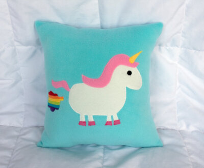 Unicorn Farting Rainbow Pillow，独角兽手工枕头，来自etsy的艺术家，嗯虽然简单但是非常可爱呢