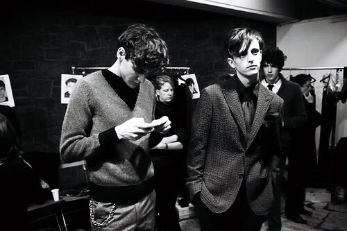 山治应该是这样。。。【右】