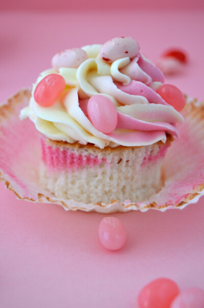 angel food cupcake with hello kitty jelly beans.