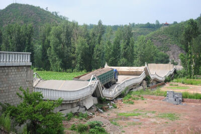 北京怀柔区白河桥垮塌