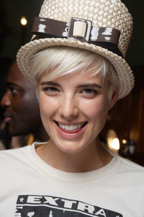 Agyness Deyn。短发也迷人。