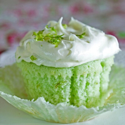  Key Lime Cupcakes...makes me think of Florida...sigh