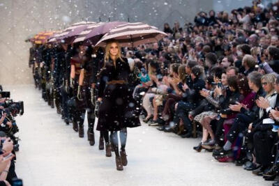 Burberry Prorsum 2012秋冬系列女装秀 邂逅更多&gt;&gt;&gt;http://www.zhongyita.com/lists/3/sector_list