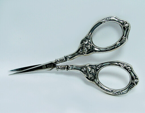 art nouveau foliage pattern scissors on ebay、